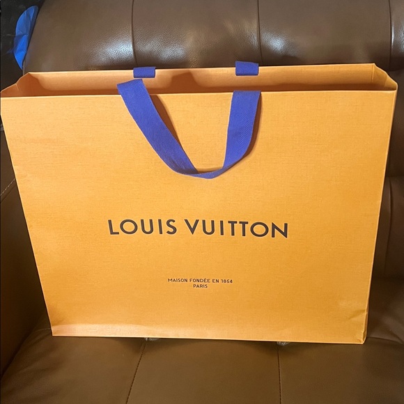 Louis Vuitton Box & Bag - Picture 3 of 11